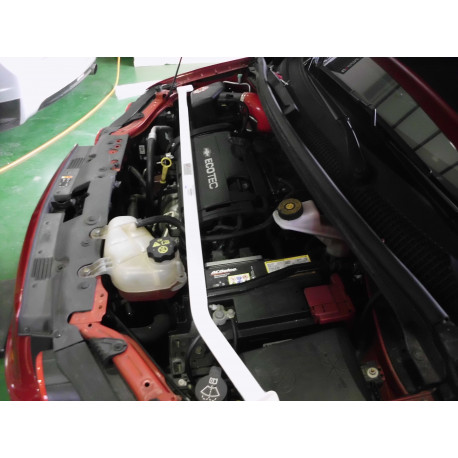 Rozpěry Chevrolet Aveo 1.4 11+ UltraRacing Vrchní rozpěra / rozpěrná tyč předních tlumičů | race-shop.cz