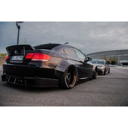 MAXTON DESIGN boční rozšíření zadního nárazníku pro BMW M3 Coupe E92, sklolaminát se základem