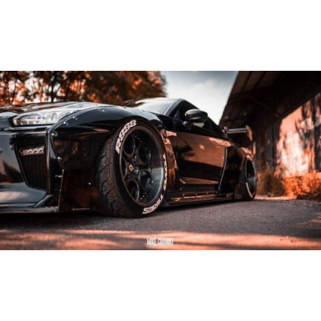 Body kit a vizuální doplňky BOČNÍ PRAHY Nissan GTR | race-shop.cz
