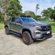 Pedders Pedders 803593 2palcová sada pro velké zatížení Volkswagen Amarok 2023 on. 3.0 V6 models | race-shop.cz