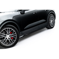 splittre bočních prahů Porsche Macan EV Mk1