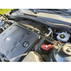 Přední horní vzpěra Chevrolet Camaro V