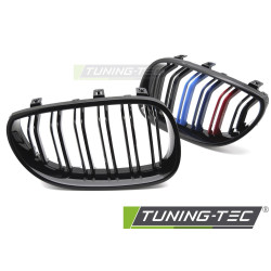 Sportovní mřížka pro BMW E60 / E61 03-10 (lesklý černý trojbarevný dvojitý pruh)