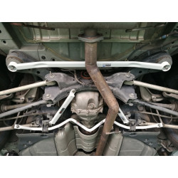 ULTRA RACING 2× 2bodové zadní spodní rozpěry pro Infiniti Q50 V37 3.5 Hybrid 14+