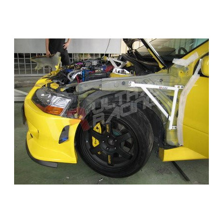 Rozpěry Mitsubishi EVO 7/8/9 UltraRacing Rozpěra blatníků - 3-bodová | race-shop.cz