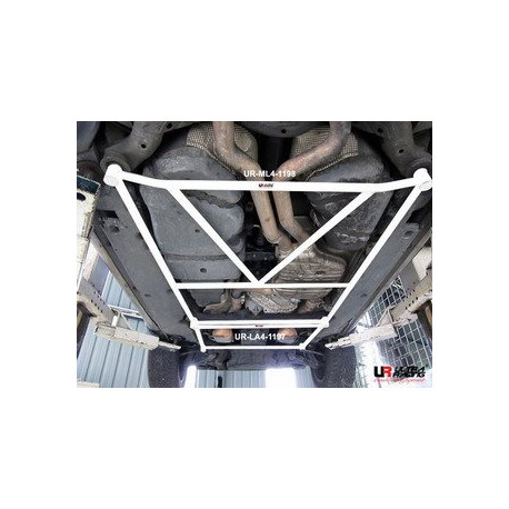 Rozpěry VW Touareg 5.0 V10 02+ UltraRacing 4-bodová Spodní rozpěra "H-Brace" střední podlahy | race-shop.cz