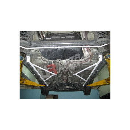 Rozpěry Toyota Yaris HB 05+ UltraRacing 2x 3-bodové podlahové postranní rozpěrné tyče | race-shop.cz