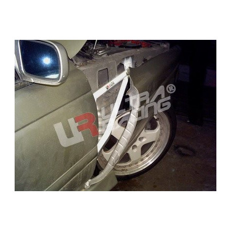 Rozpěry Nissan Cefiro 88-94 A31 UltraRacing Rozpěra blatníků - 3-bodová | race-shop.cz