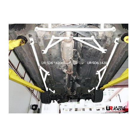 Rozpěry Mitsubishi EVO X UltraRacing 2x 3-bodové postranní rozpěry podlahy 1420 | race-shop.cz
